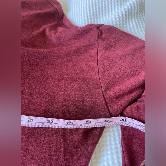 Wilfred aritzia Burgundy Long Sleeve scoop neck baggy sweater top medium - Picture 4 of 7